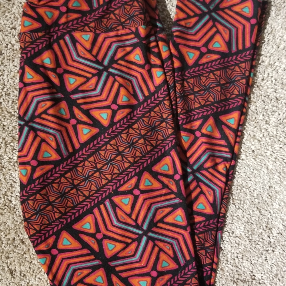 Lularoe One Size leggings sizes 2-10